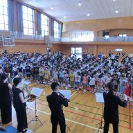 6.4-学校訪問コンサート(日高小学校)